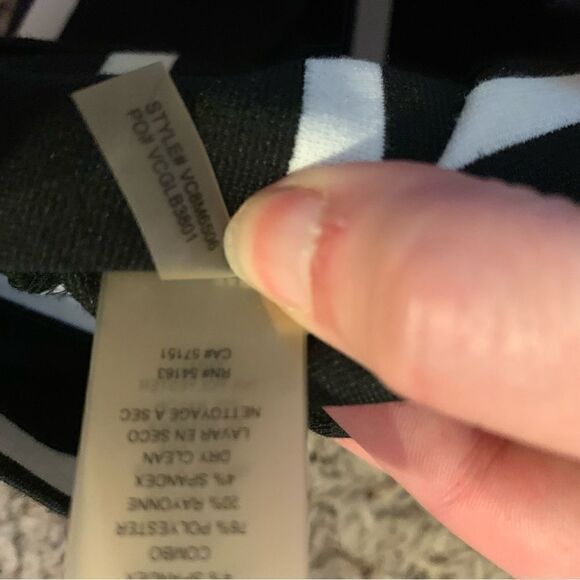 Vince Camuto Cold Shoulder Dress White and Black Striped Keyhole back - Picture 8 of 11